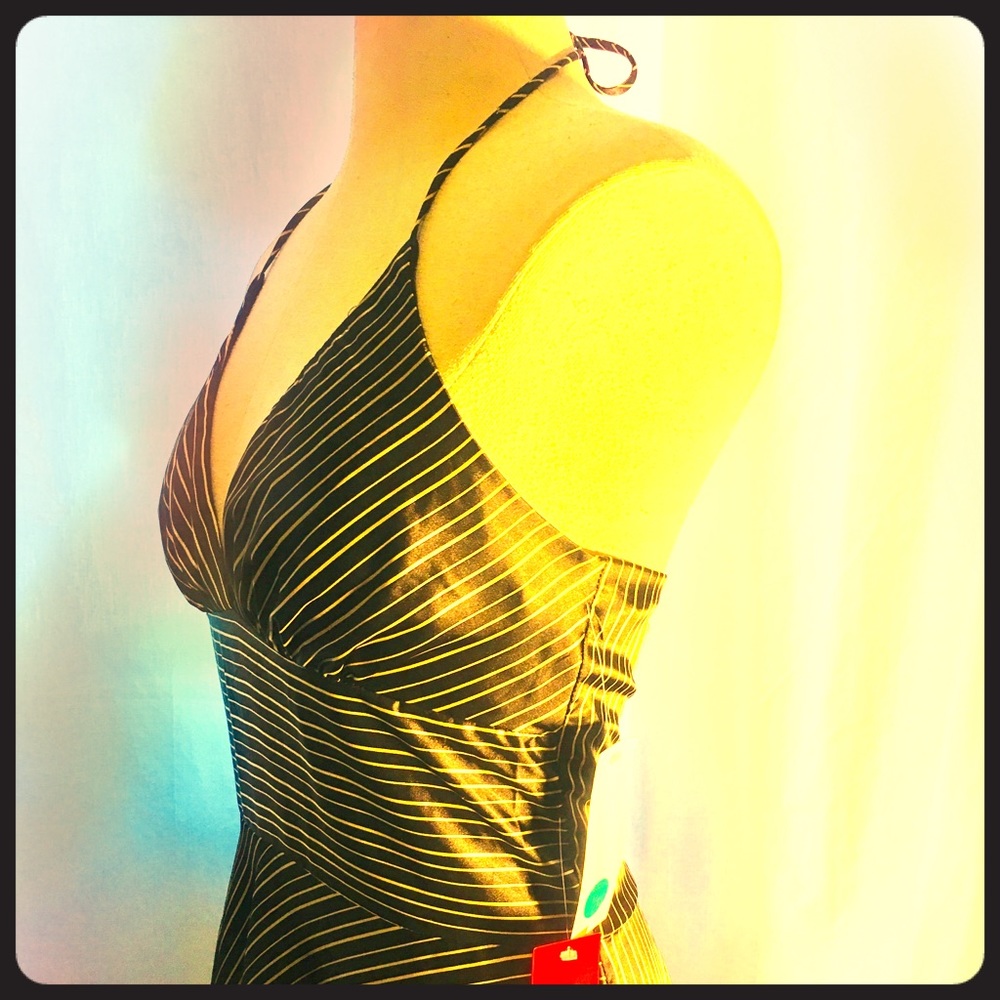 Alyn Paige brown halter dress